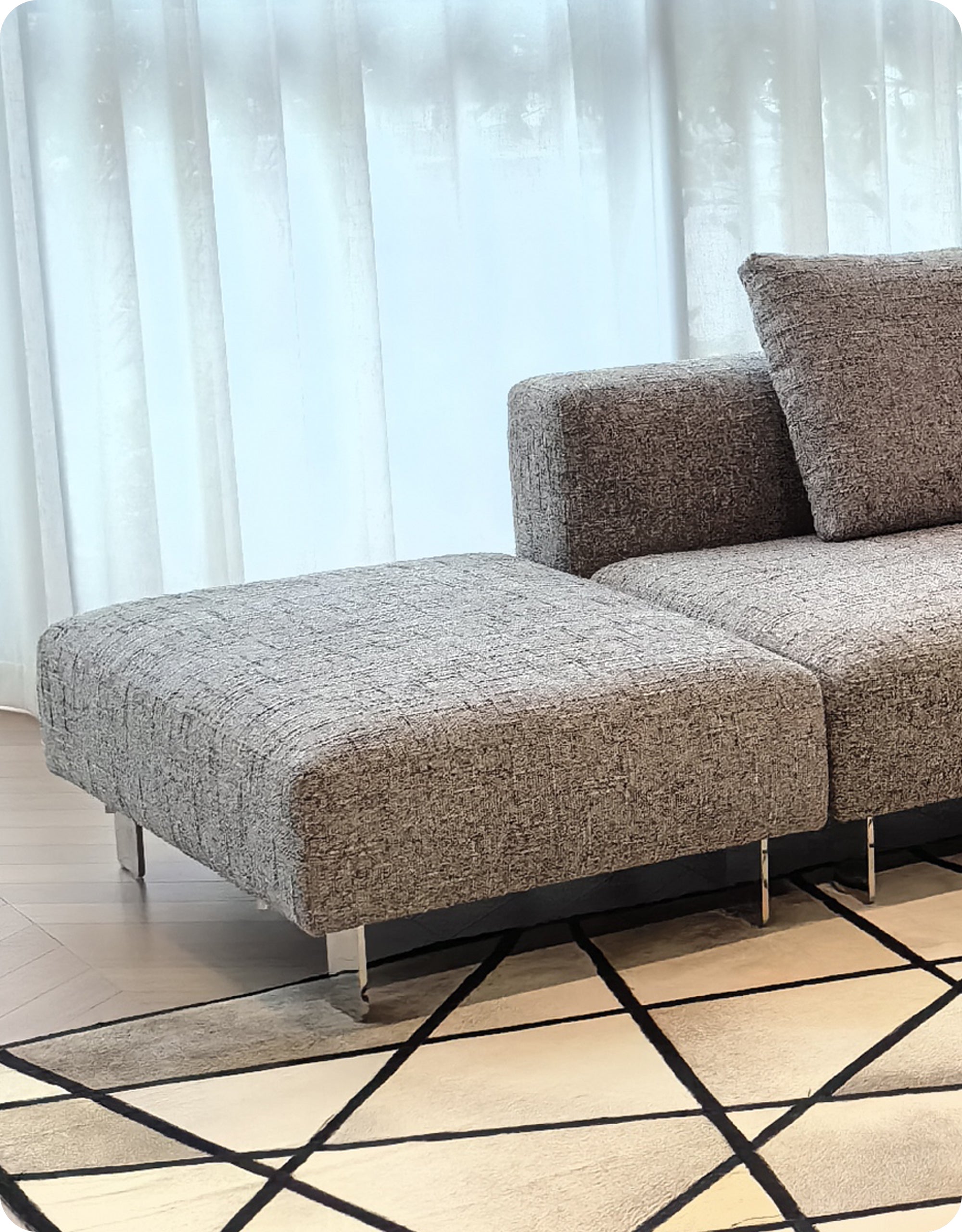 Arabella Ottoman With Primofab™ Triple-Resist Technology Fabric - HuggyHomey